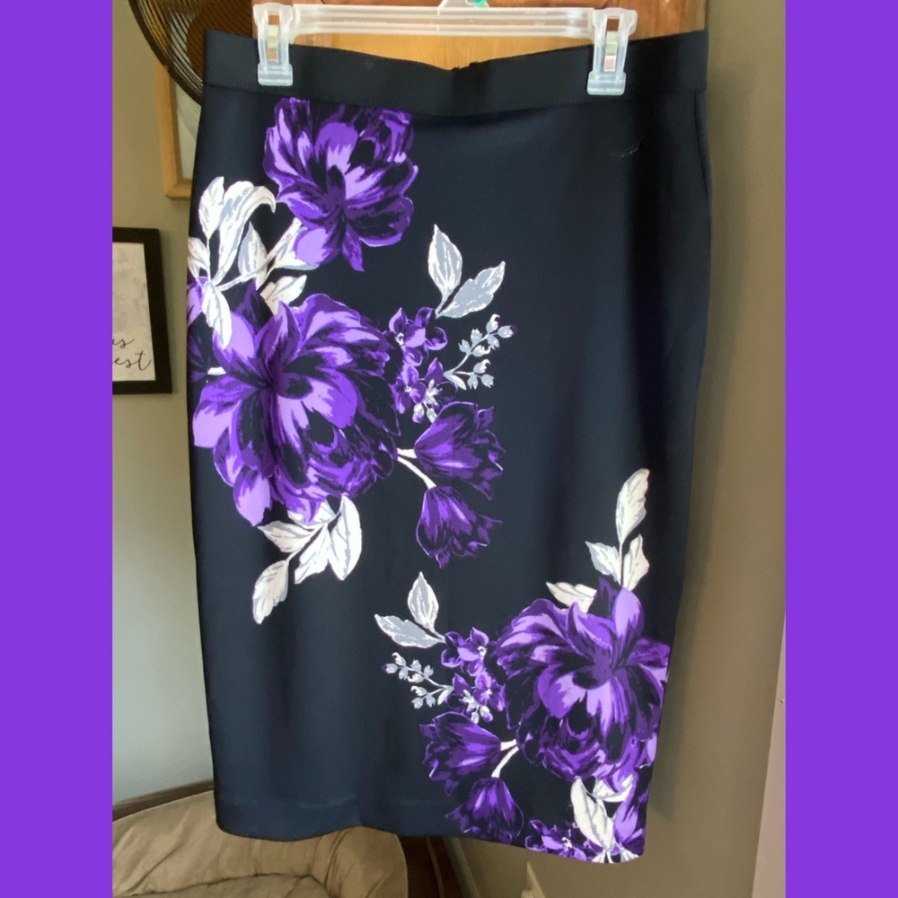 Alfani skirt stretchy skirt.